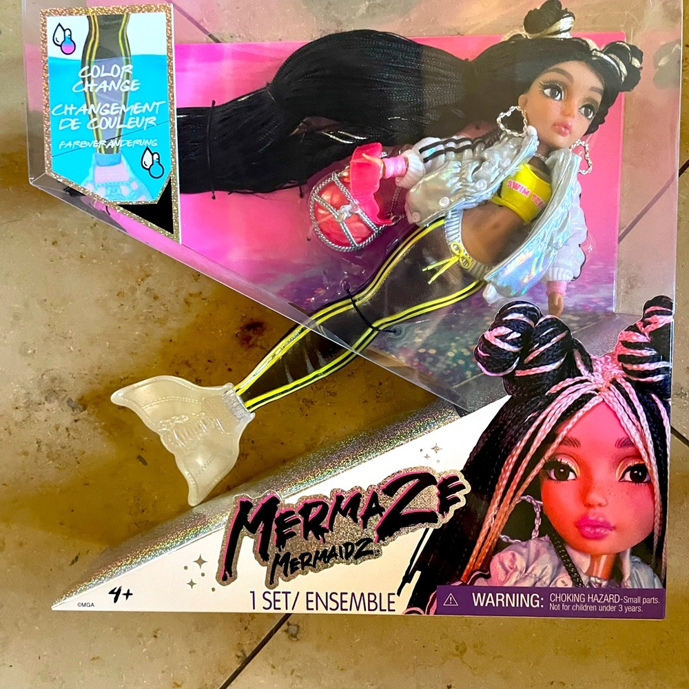Mermaze Mermaidz™ Color Change Jordie™ Mermaid Fashion Doll with Accessories